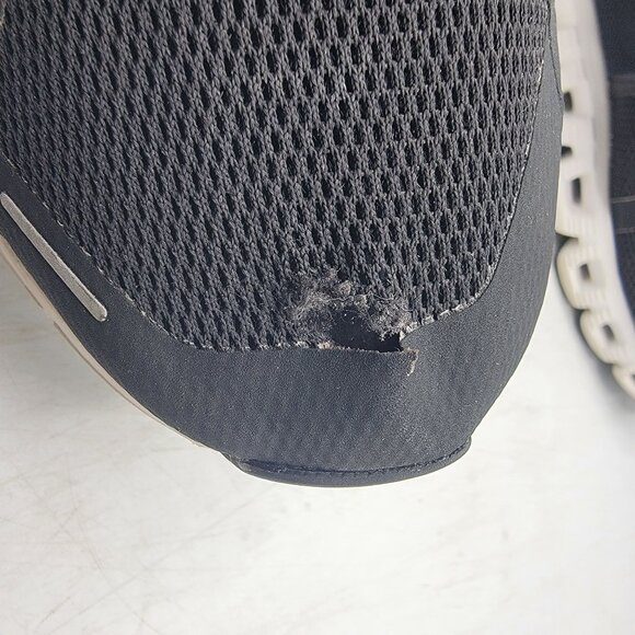 On Cloud 5 Womens 8 Black Running Shoes Athletic Causal Comfort Lightweight - Picture 8 of 14